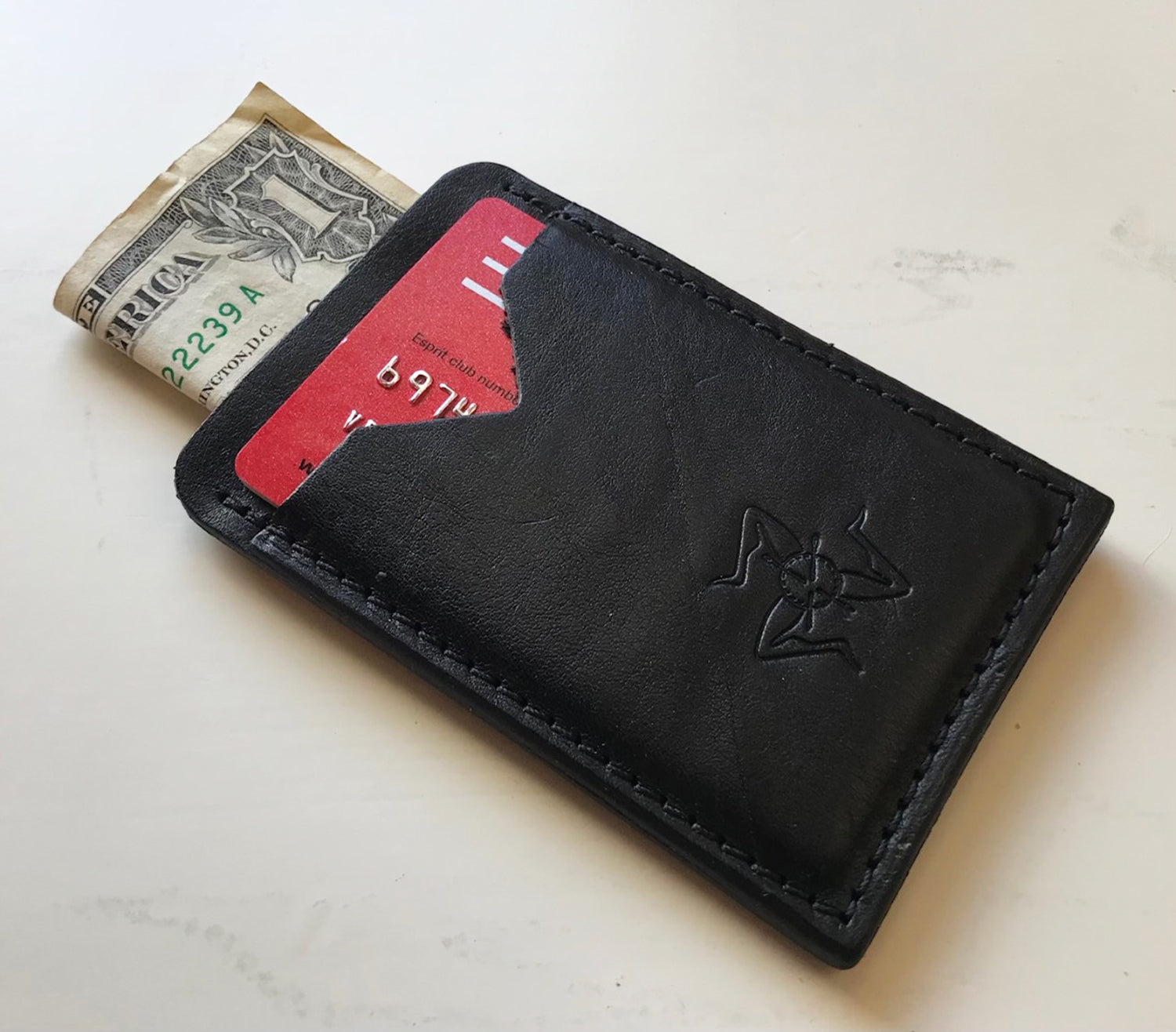 Minimal Vertical Wallet Black